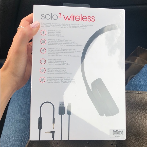 NIB Beats Solo3 Wireless Headphones - Picture 4 of 7